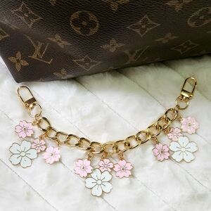 Gold Swinging Flower Charms Luxe Bag Chain